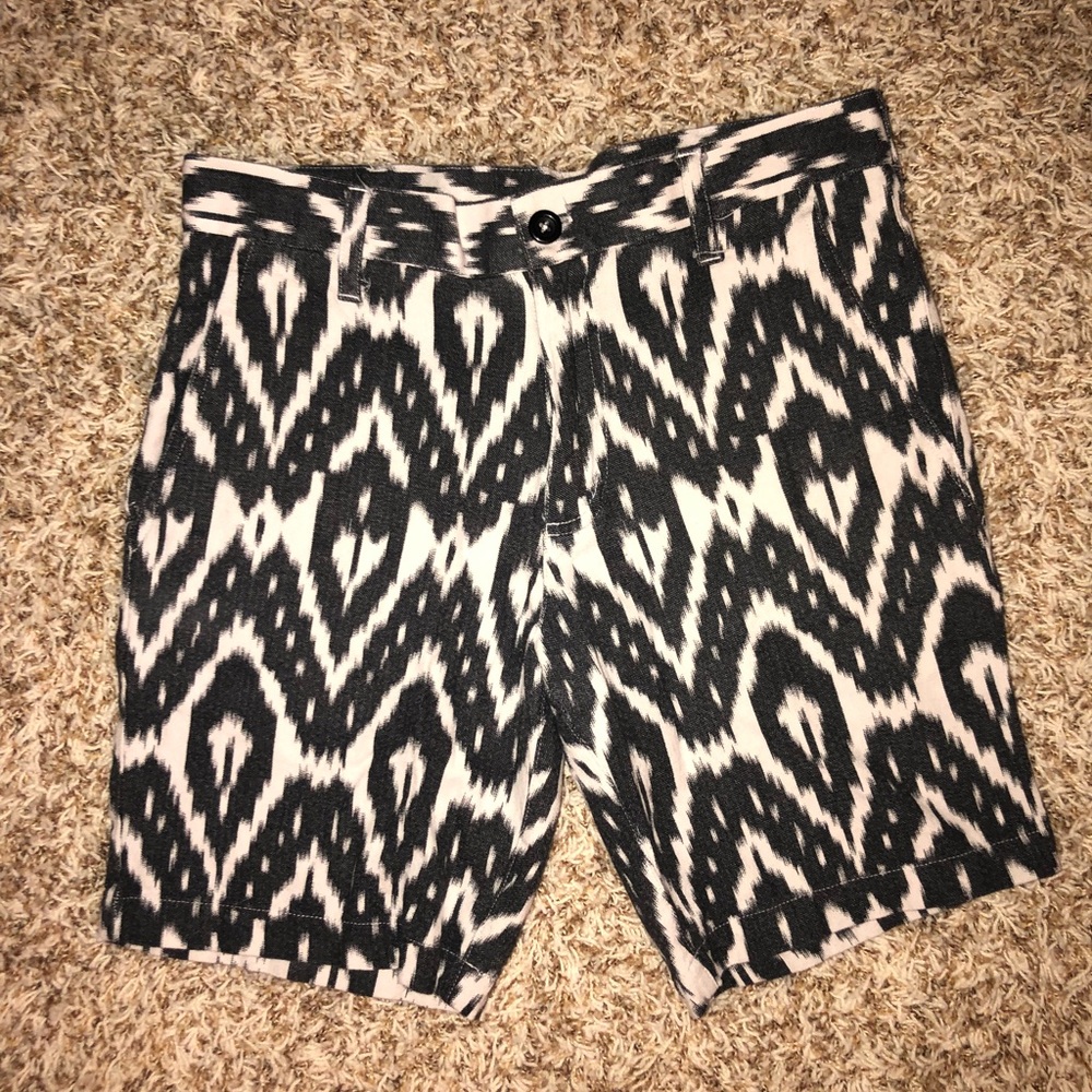 Forever 21 Men’s pattern shorts size29